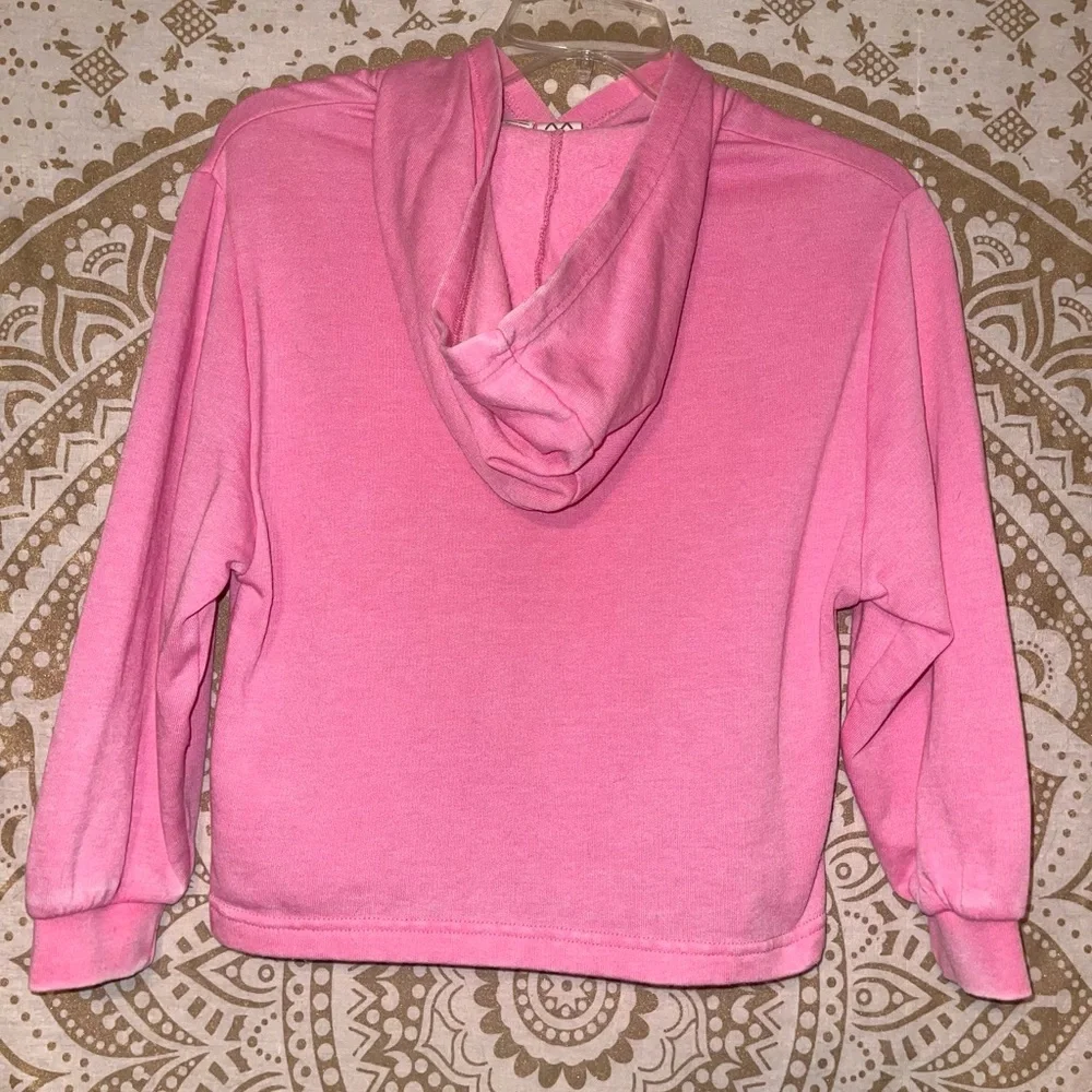 GIRLS “ROXY” PINK LONG SLEEVED HOODIE WITH PARADISE GRAPHIC ON THE FRONT, SIZE 8 - Picture 3 of 4